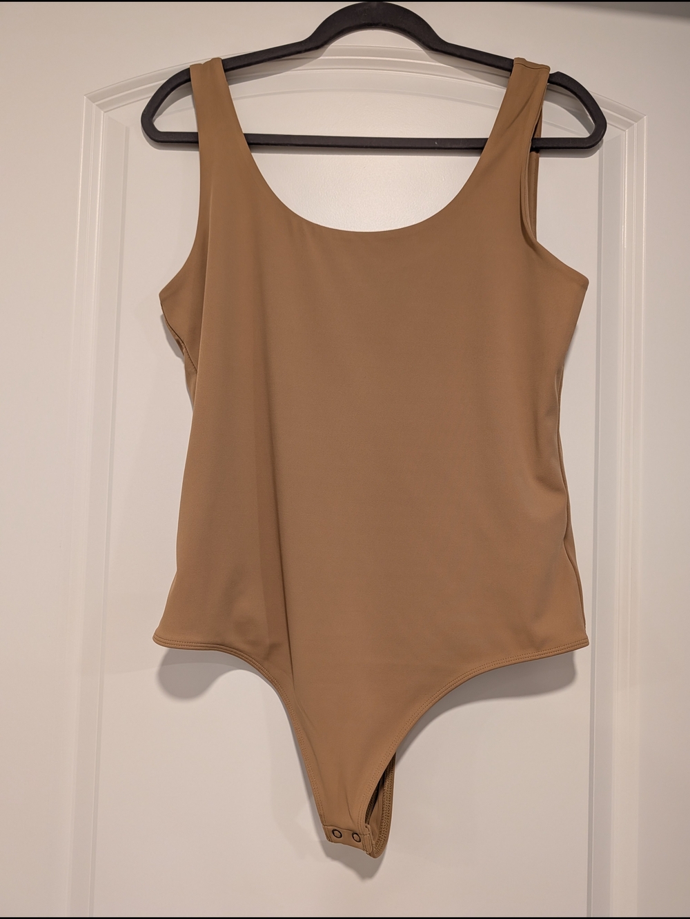 Express Body Contour Sleeveless Bodysuit in Camel